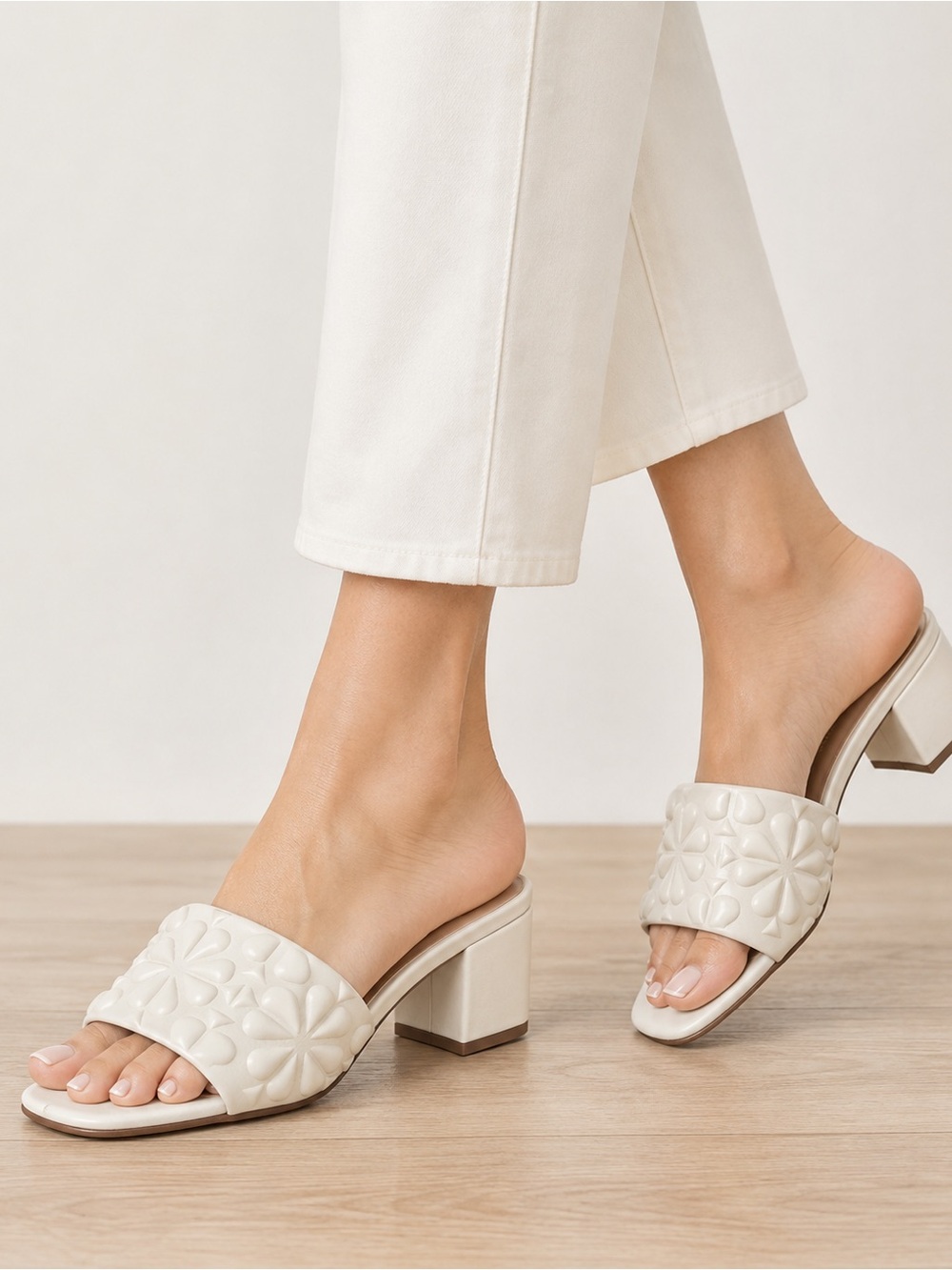kate spade Cream Quilted Floral Block Heel Mules size 10B gentle use